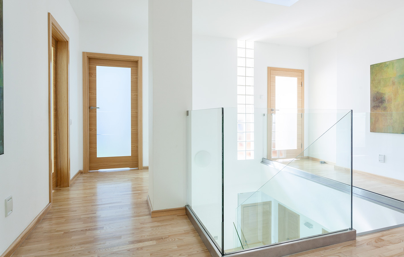 Satiniertes Glas von Ihrem Profi Kern Holz aus Immenstadt Glastür aus satiniertem Glas mit Holzrahmen